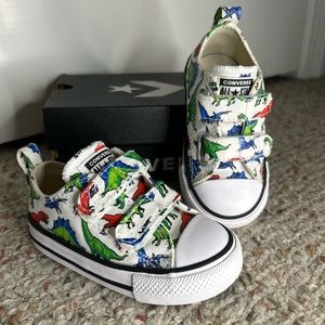Dinosaur converse size:5